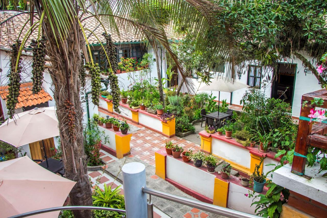 Hostal Riviera Sucre Otavalo Esterno foto