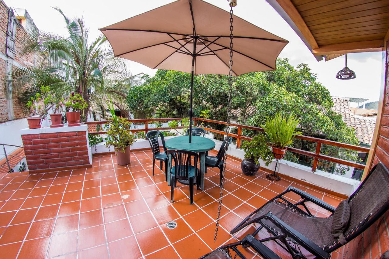 Hostal Riviera Sucre Otavalo Esterno foto