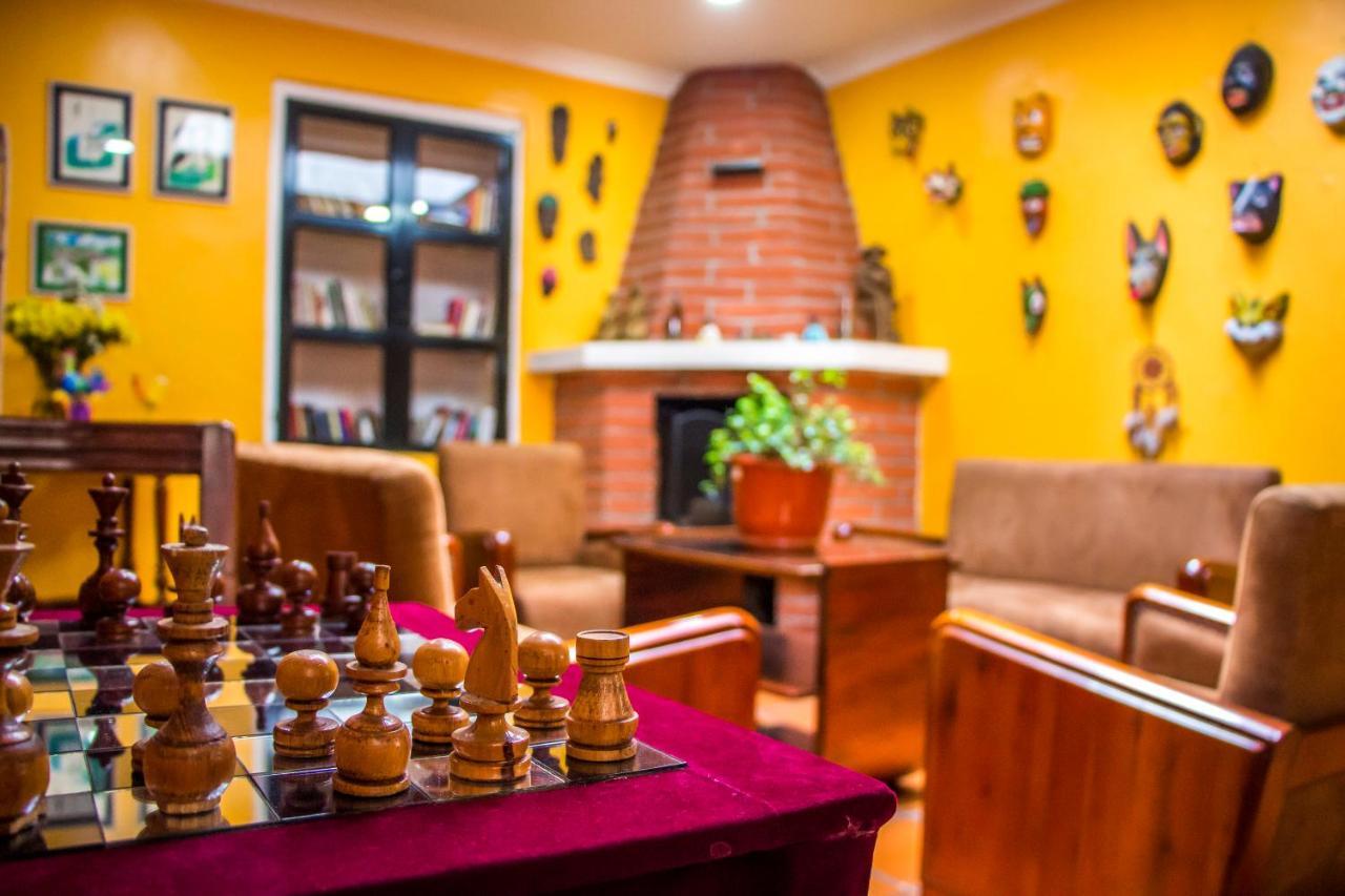 Hostal Riviera Sucre Otavalo Esterno foto